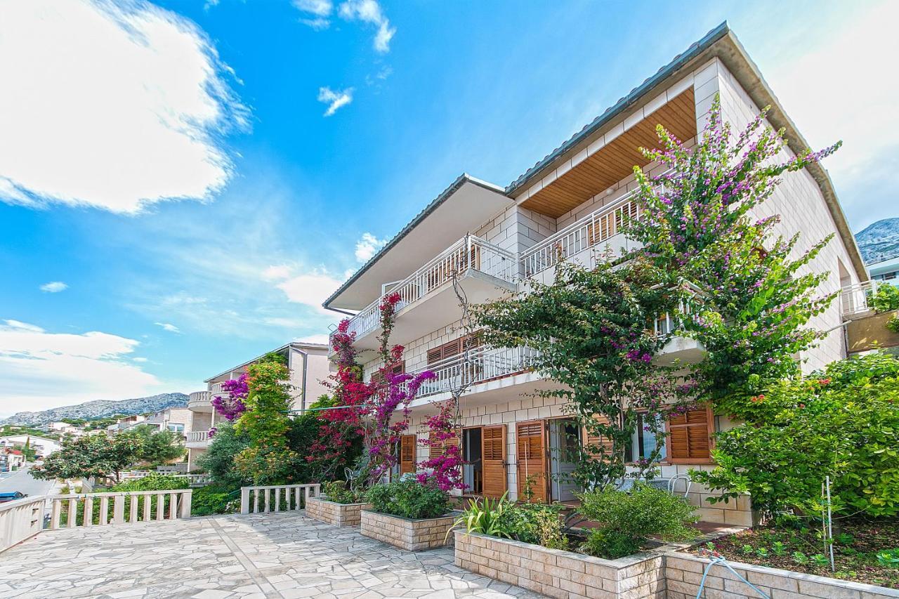 Apartments And Rooms By The Sea Brela, Makarska - 2752 Exterior photo