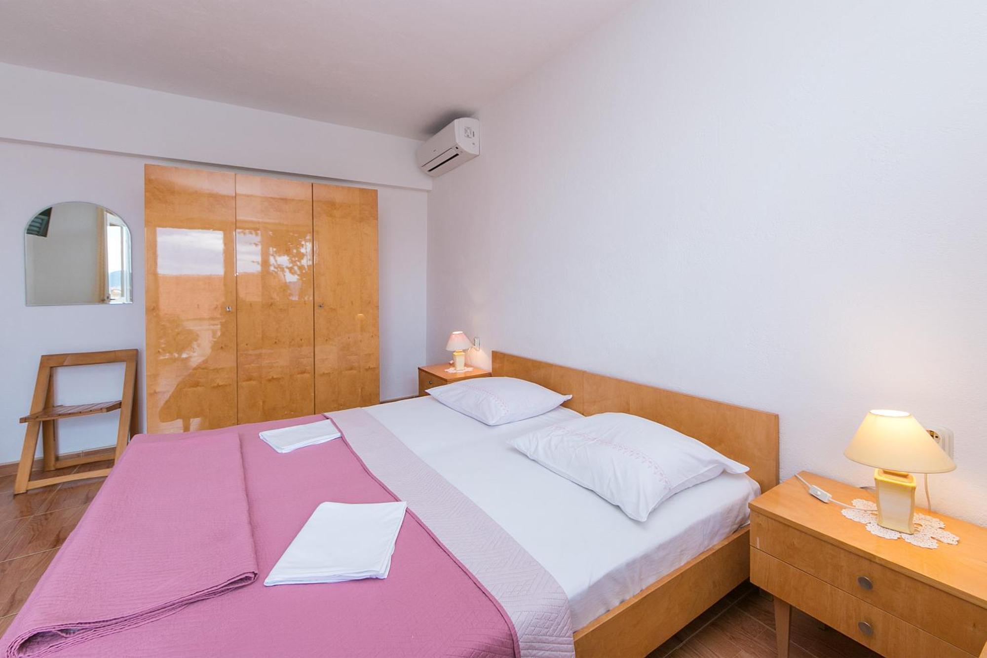 Apartments And Rooms By The Sea Brela, Makarska - 2752 Room photo